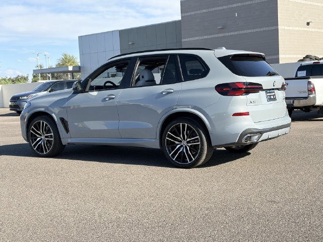 Used 2026 BMW X5 sDrive40i w/ M Sport Package RWD image 8