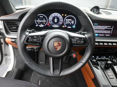 Certified 2025 Porsche 911 Carrera RWD image 10