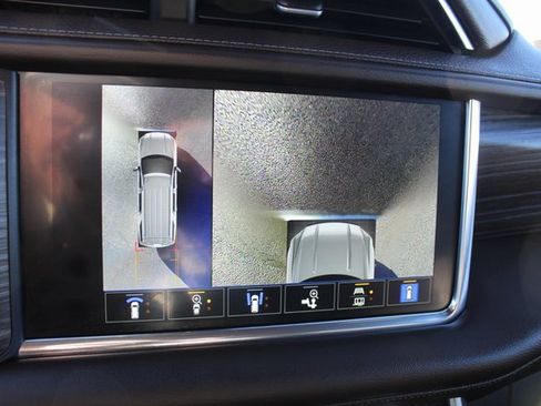 Used 2022 GMC Yukon XL Denali w/ Denali Premium Package image 35