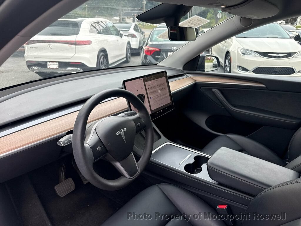 Used 2024 Tesla Model Y 2WD image 12