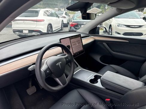 Used 2024 Tesla Model Y 2WD image 12