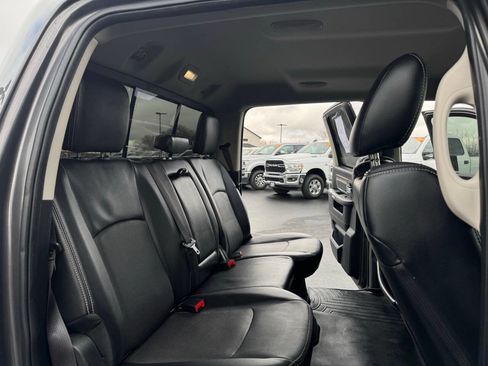 Used 2017 RAM 1500 Laramie image 33