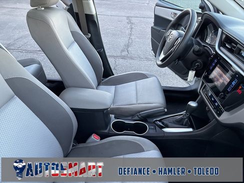 Used 2018 Toyota Corolla LE image 34