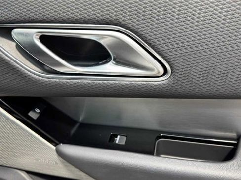 Used 2019 Land Rover Range Rover Velar R-Dynamic SE image 13