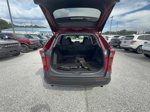 Used 2023 Toyota RAV4 LE AWD/4WD image 5