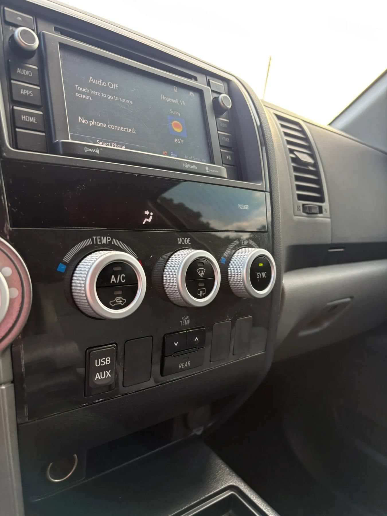 Used 2016 Toyota Sequoia SR5 AWD/4WD image 36