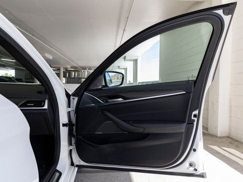 Certified 2023 BMW 530i w/ M Sport Package image 28