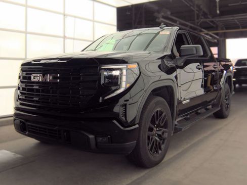 Used 2024 GMC Sierra 1500 Elevation AWD/4WD image 2
