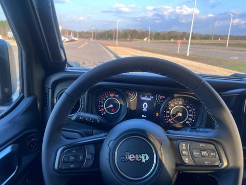 New 2026 Jeep Wrangler Unlimited Sport image 26