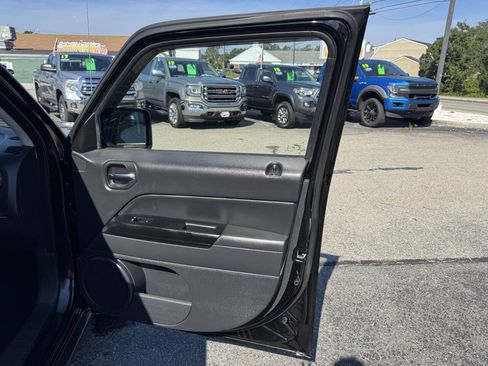 Used 2015 Jeep Patriot High Altitude FWD image 55