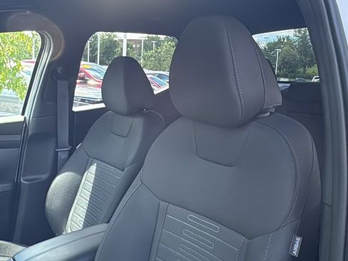Used 2025 Hyundai Santa Cruz SE AWD/4WD image 12