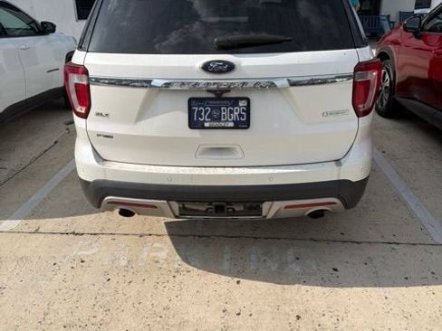 Used 2017 Ford Explorer XLT w/ Equipment Group 202A FWD image 6