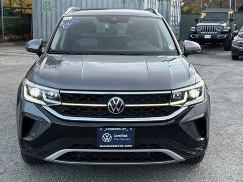 Certified 2022 Volkswagen Taos SEL image 2