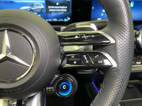 Used 2025 Mercedes-Benz GLB 35 AMG 4MATIC image 39