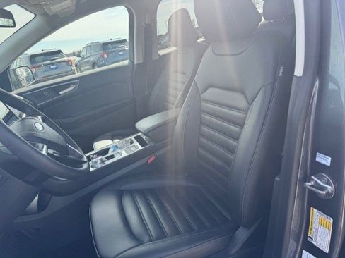 Used 2024 Ford Edge SEL w/ Convenience Package image 12