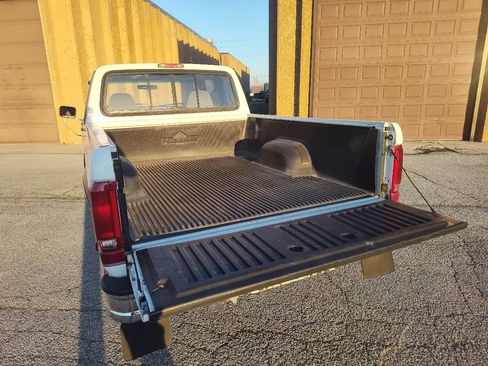 Used 1994 Ford F150 XL image 17