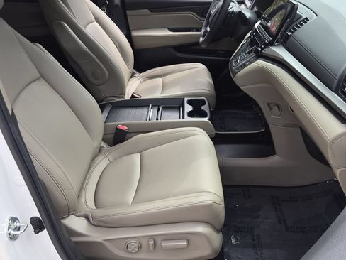 Used 2024 Honda Odyssey EX-L image 17