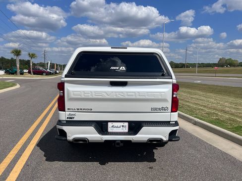 Used 2024 Chevrolet Silverado 1500 High Country w/ Technology Package image 8