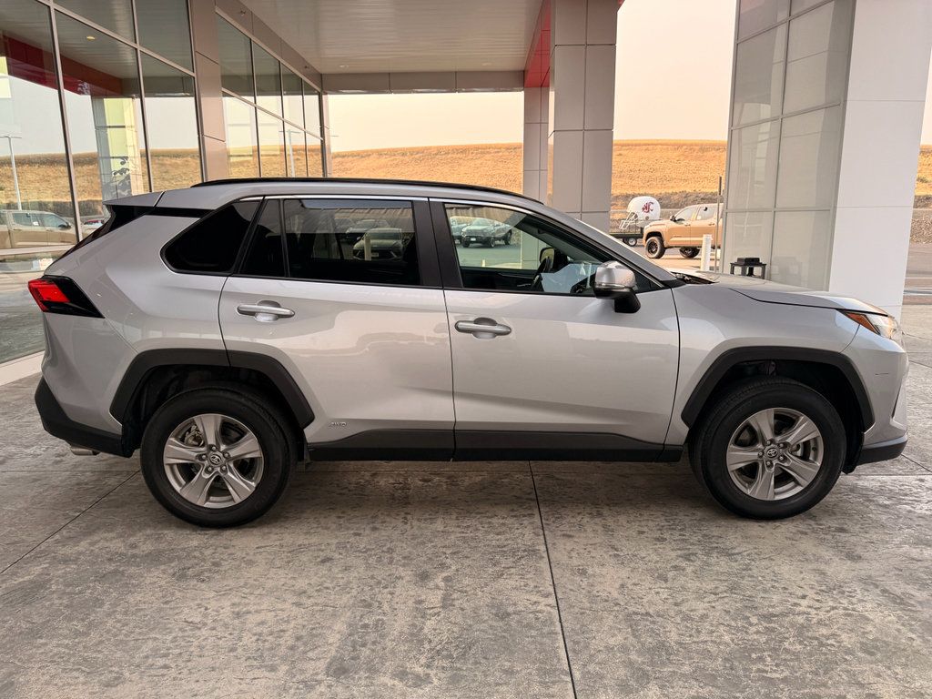 Used 2024 Toyota RAV4 XLE AWD/4WD image 11