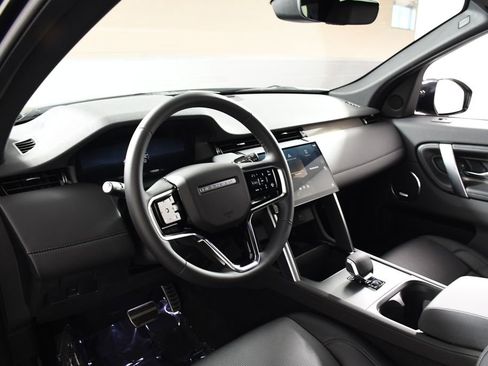 Used 2025 Land Rover Discovery Sport Dynamic SE image 12