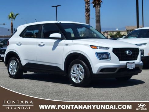Used 2026 Hyundai Venue SE FWD image 1