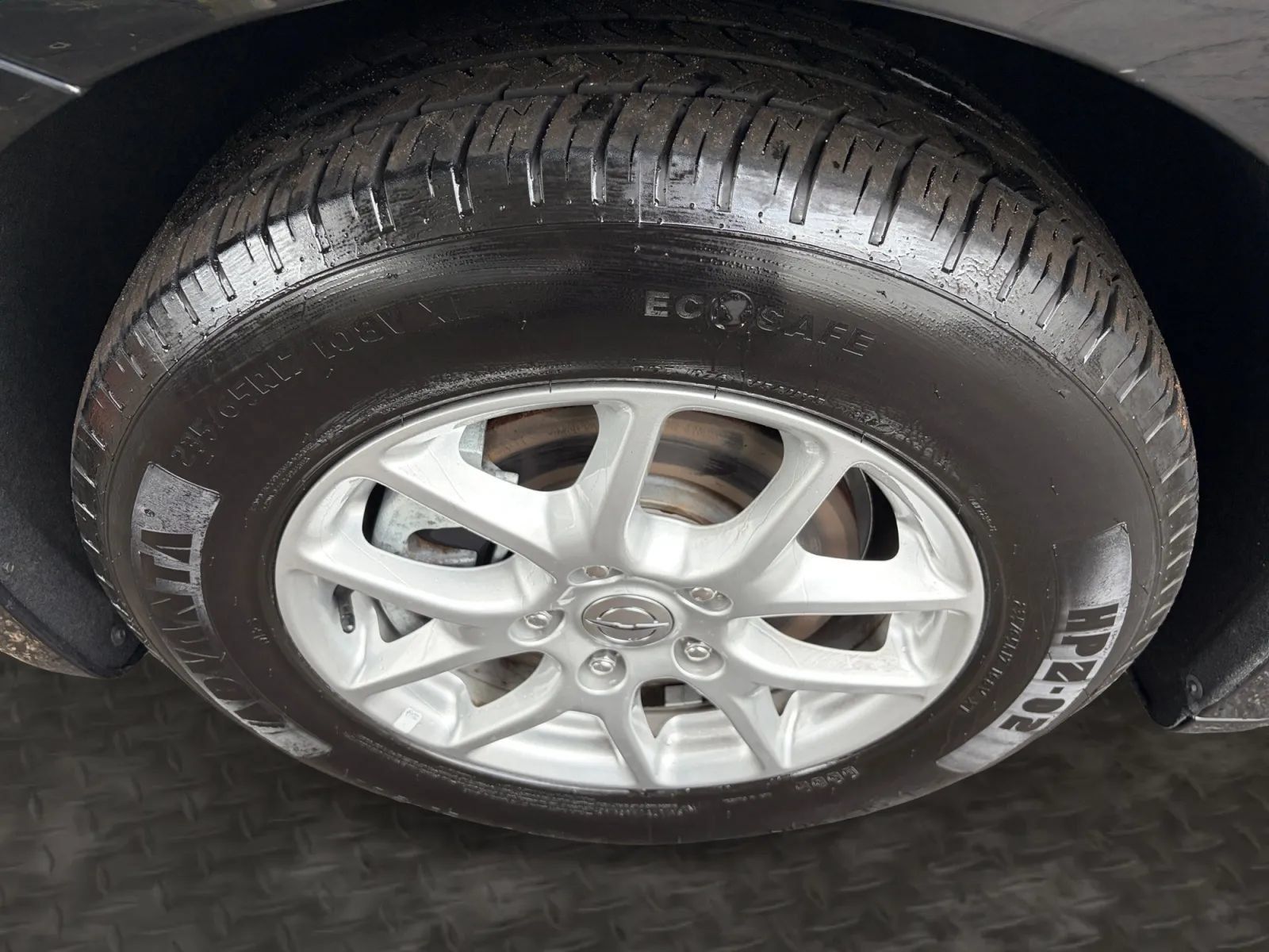 Used 2023 Chrysler Pacifica Touring-L FWD image 37