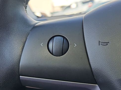 Used 2020 Tesla Model Y Long Range image 22