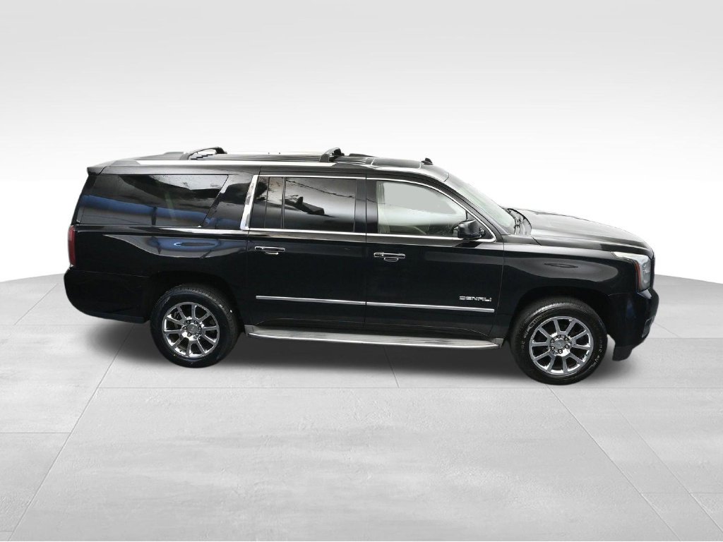 Used 2015 GMC Yukon XL Denali w/ Touring Package RWD image 37