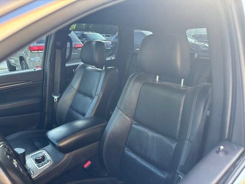 Used 2016 Jeep Grand Cherokee Limited AWD/4WD image 11