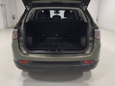 Used 2021 Jeep Compass Latitude FWD image 29