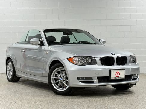 Used 2011 BMW 128i Convertible image 4