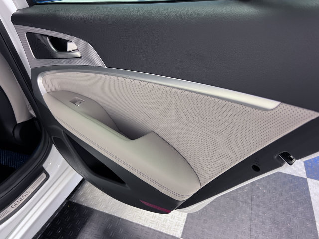 Used 2022 Genesis G70 2.0T w/ Prestige Package RWD image 13