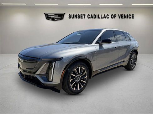 New 2026 Cadillac Lyriq Sport AWD/4WD image 7