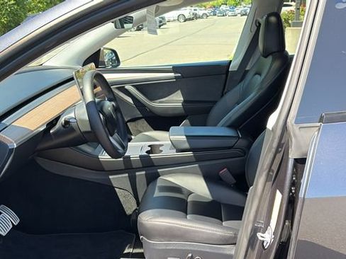 Used 2024 Tesla Model Y Performance AWD/4WD image 10