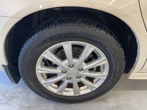 Used 2011 Buick Lucerne CXL w/ Driver Confidence Package image 6