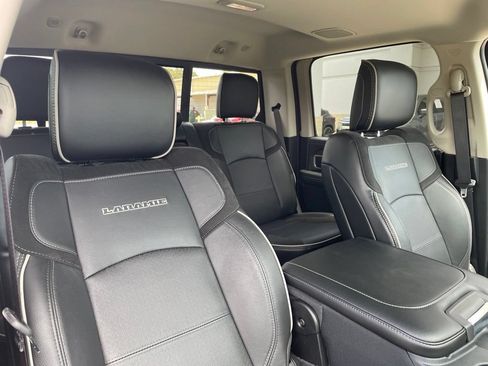 Used 2024 RAM 3500 Laramie w/ Towing Technology Group AWD/4WD image 40