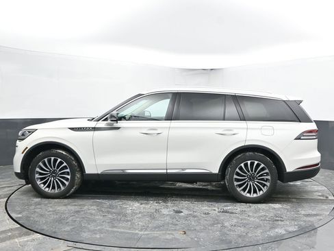 Used 2023 Lincoln Aviator AWD w/ Premium Package image 8