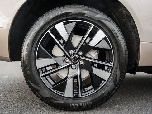 New 2026 Volvo XC60 B5 Plus w/ Protection Package Premier image 20