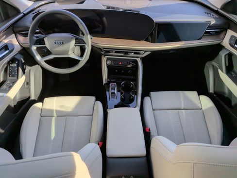 New 2025 Audi Q5 Prestige image 18