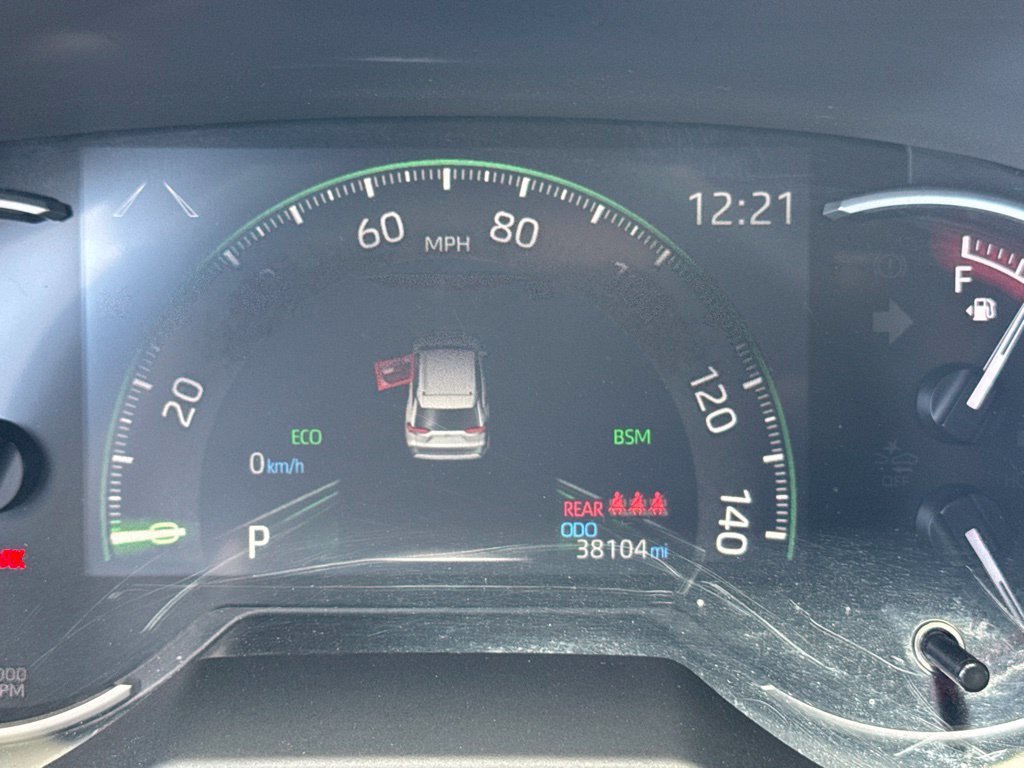 Used 2023 Toyota RAV4 XLE Premium FWD image 27