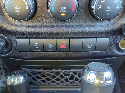 Used 2018 Jeep Wrangler Unlimited Sport image 17