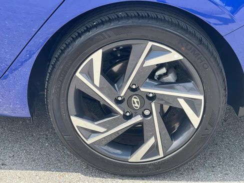 Certified 2025 Hyundai Elantra Sport w/ Cargo Package FWD image 11