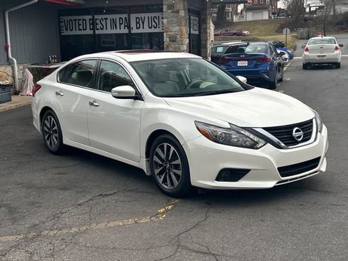 Used 2017 Nissan Altima 2.5 SL w/ 2.5 Technology Package image 1