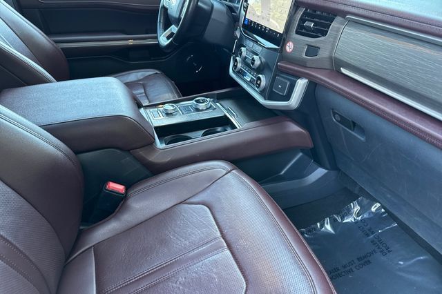 Used 2023 Ford Expedition Limited AWD/4WD image 20