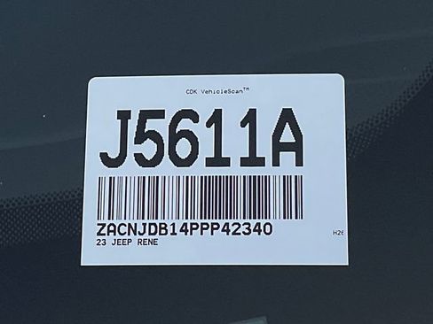 Used 2023 Jeep Renegade Latitude AWD/4WD image 32