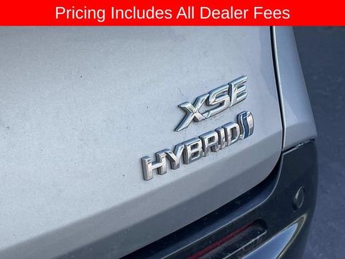 Used 2022 Toyota Sienna XSE AWD/4WD image 8