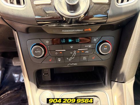 Used 2017 Ford Focus Titanium FWD image 20
