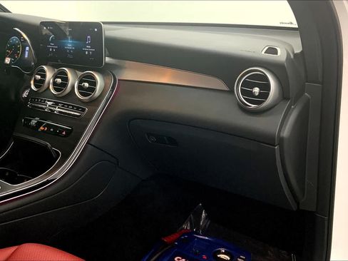 Certified 2022 Mercedes-Benz GLC 300 image 17