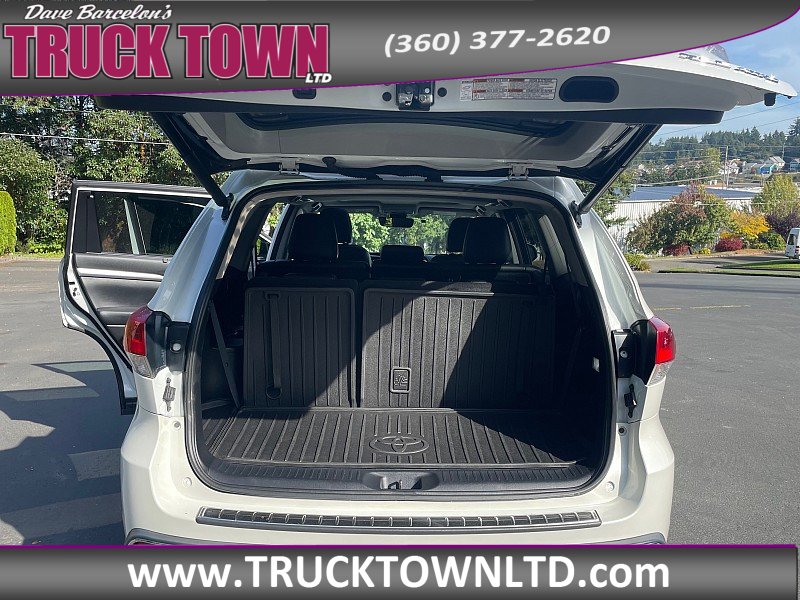 Used 2018 Toyota Highlander XLE AWD/4WD image 11