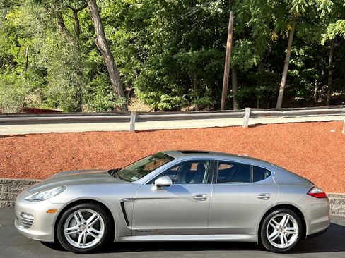 Used 2010 Porsche Panamera S image 2